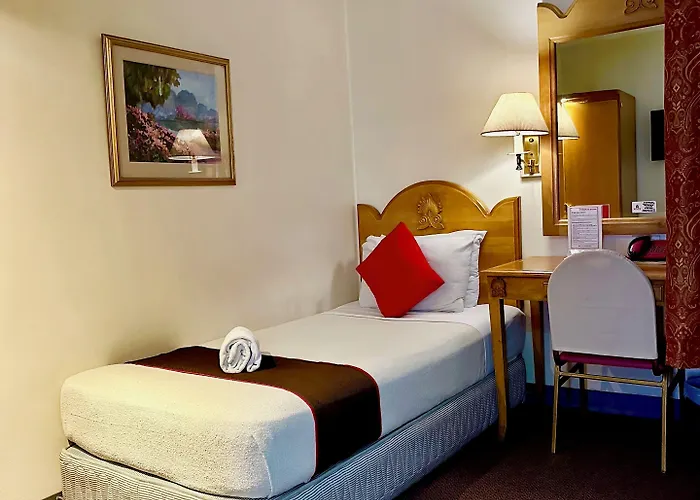 Palladium 3* Cebu Stadt